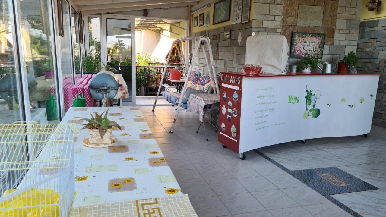 Villa George - Family Holidays Néa Mákri Buitenkant foto