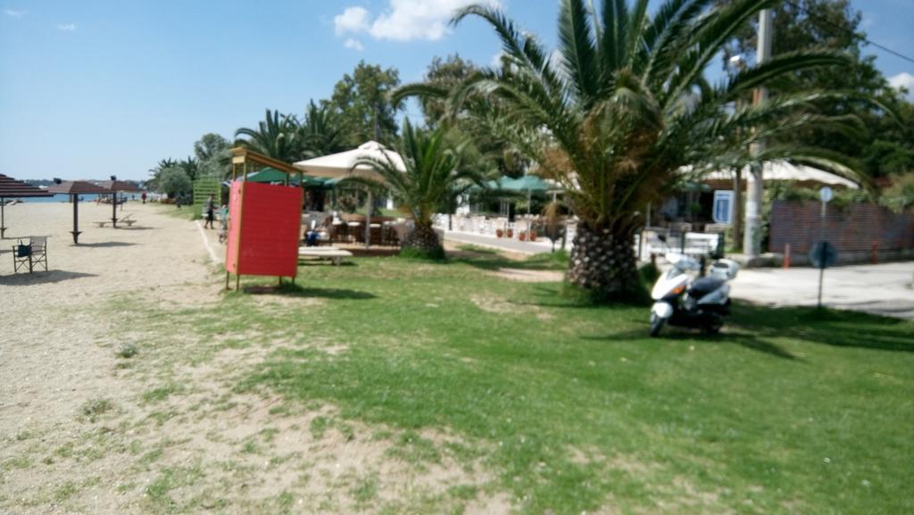 Villa George - Family Holidays Néa Mákri Buitenkant foto