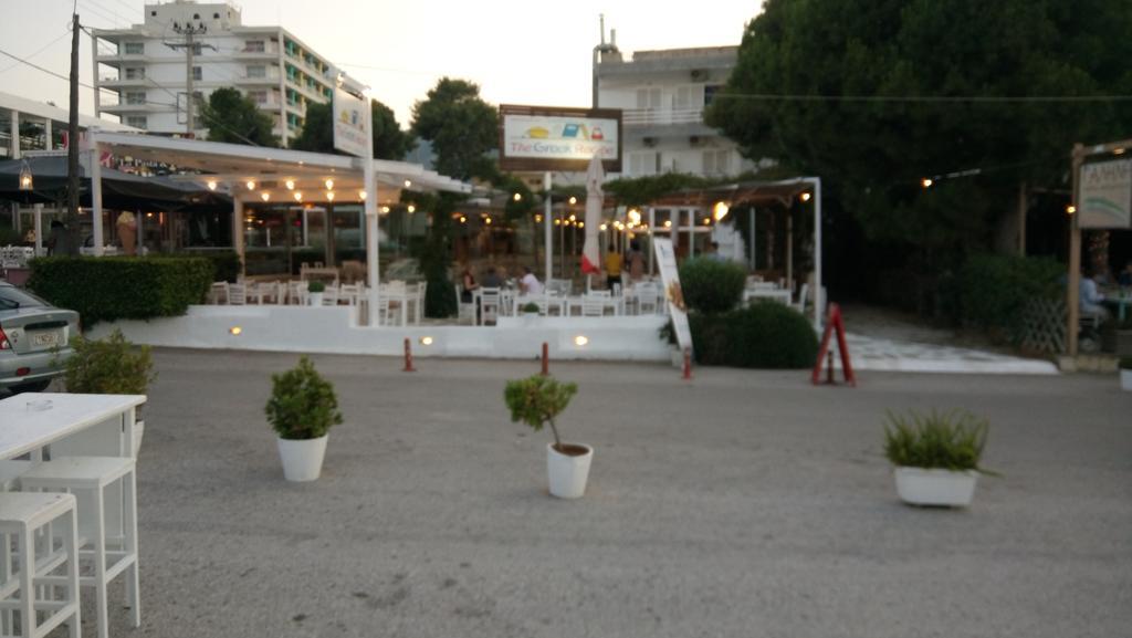 Villa George - Family Holidays Néa Mákri Buitenkant foto